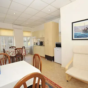Finch Hotel